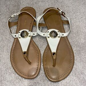 Tommy Hilfiger Sandals in white with gold plates size 8